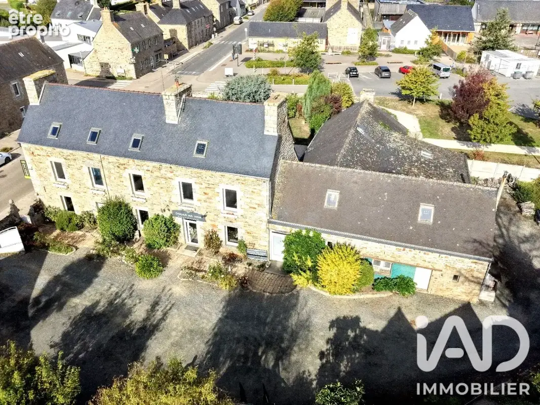 Photo 1 - Commerce à CAVAN