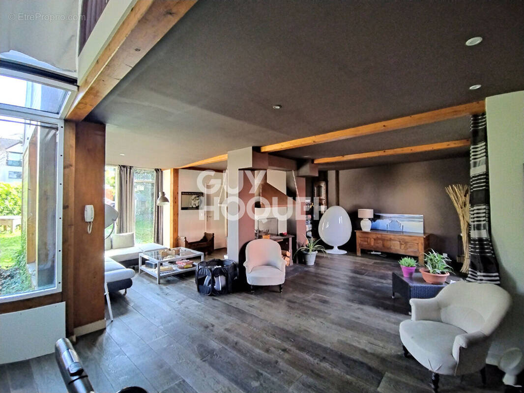 Maison à L'HAY-LES-ROSES