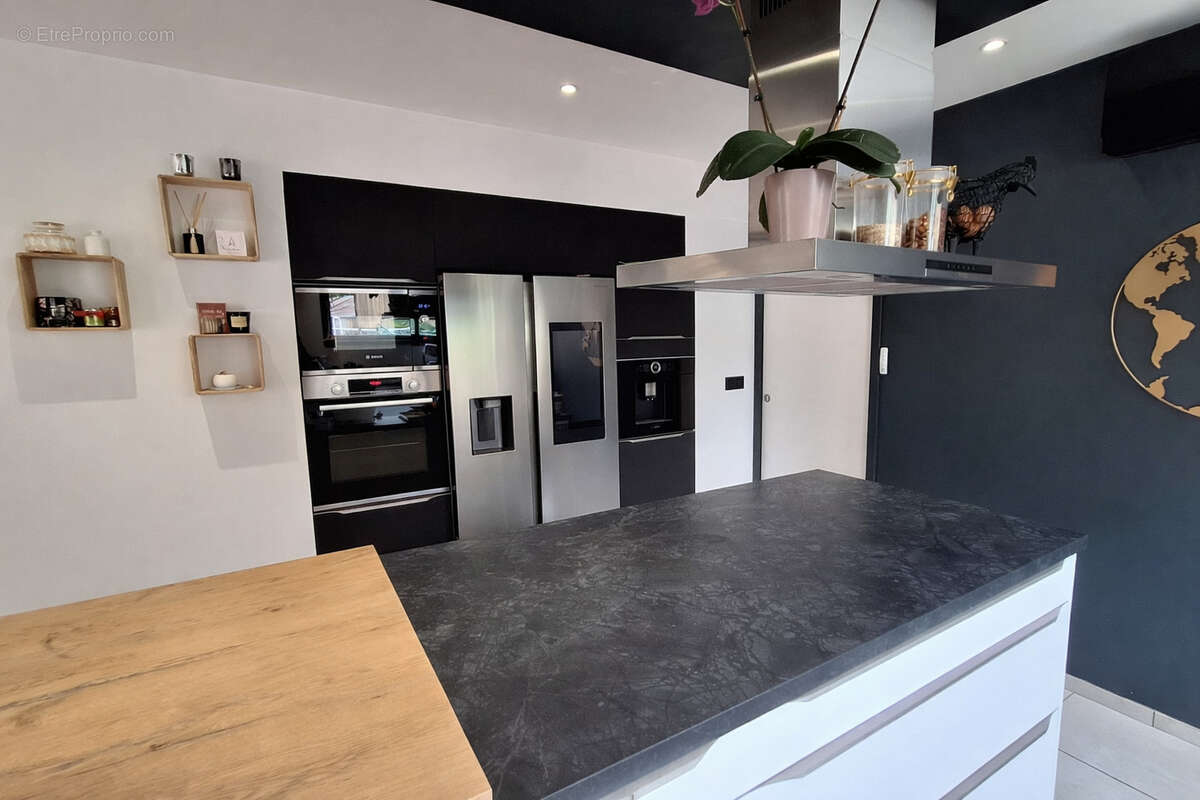 Maison à CHANAT-LA-MOUTEYRE