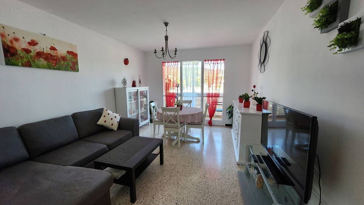 LA CIOTAT Appartement t3 - vue dégagée - calme - proche - Appartement à LA CIOTAT