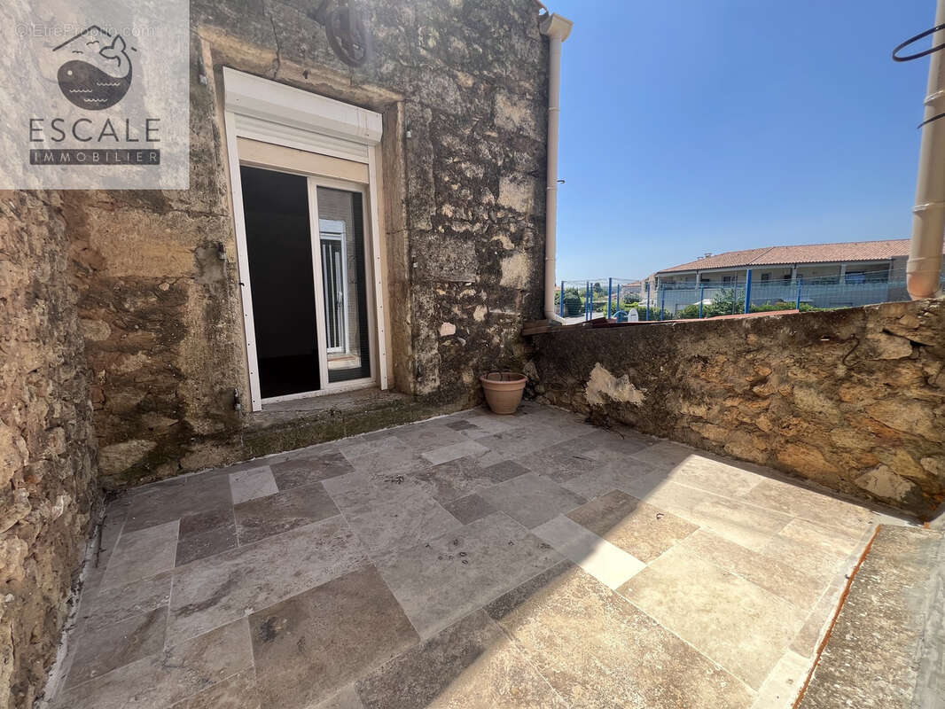 Vente maison vigneronne t5 en r+1 + garage a poussan - photo 9