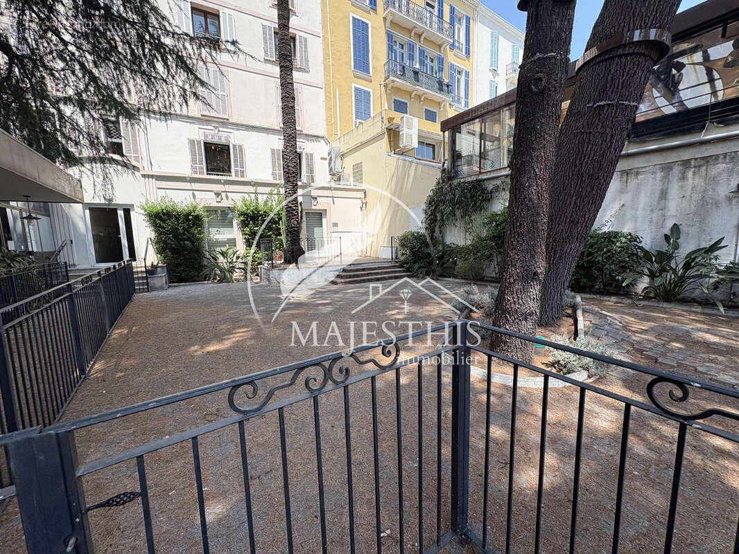 Appartement 69 m2 avec grande terrasse en rez de jardin- centre ville; - photo 12