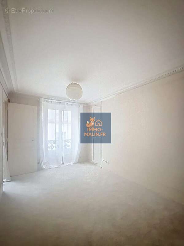 Appartement à PARIS-3E