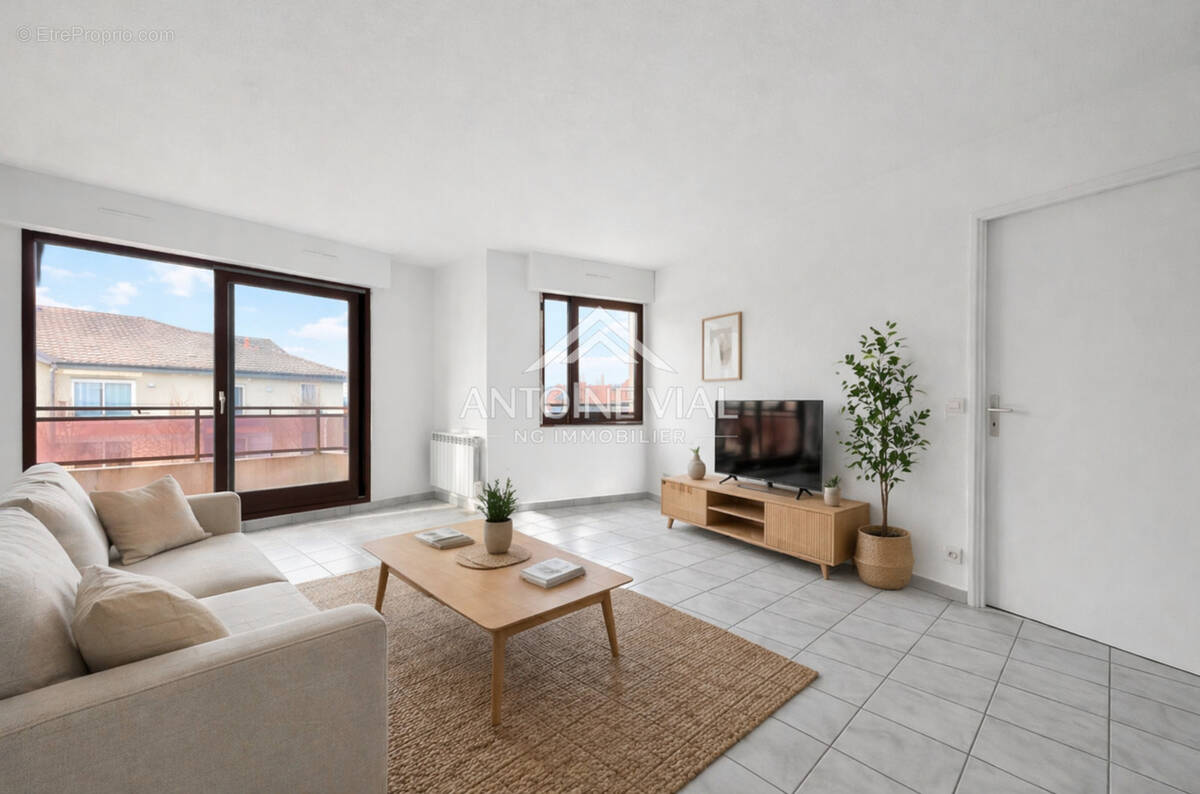 Appartement à VILLE-LA-GRAND