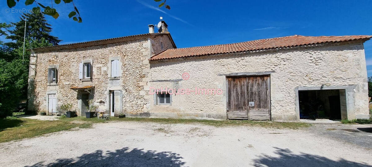 Maison à NEUVIC