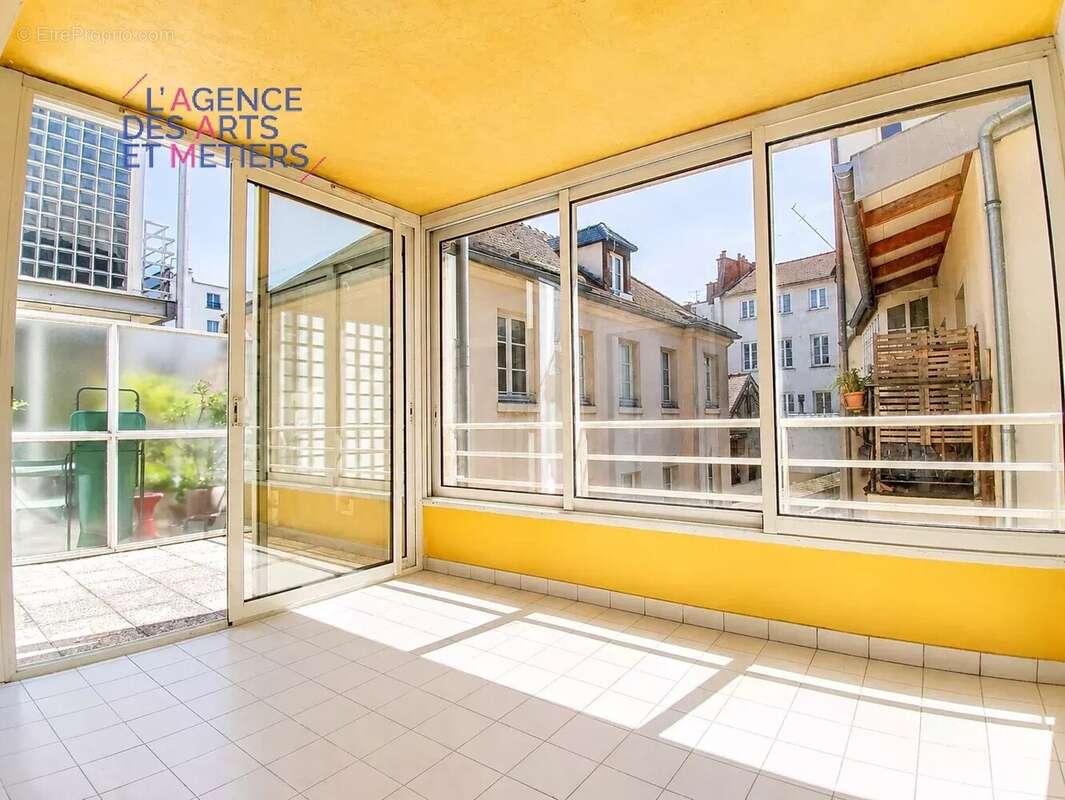 Appartement à PARIS-3E