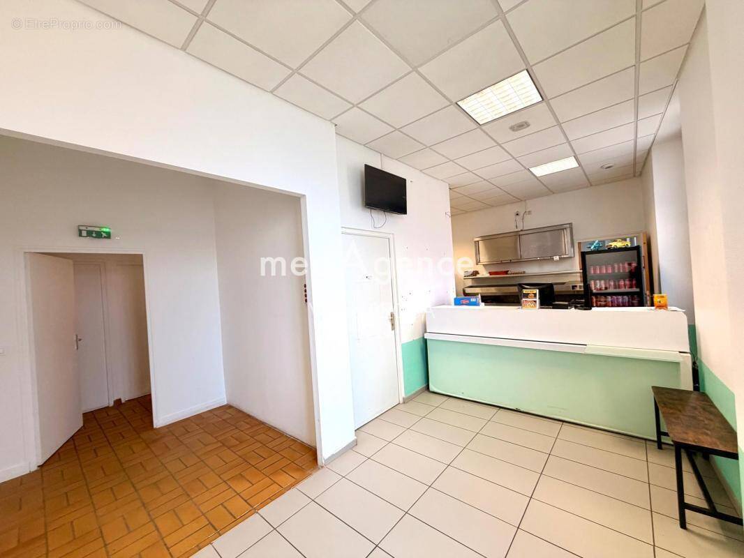 Commerce à CERISIERS