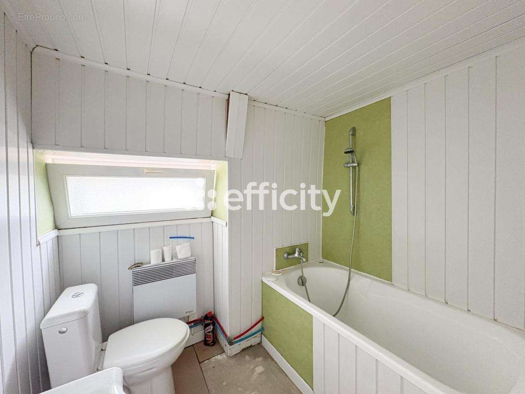 Maison à VILLEDIEU-LES-POELES