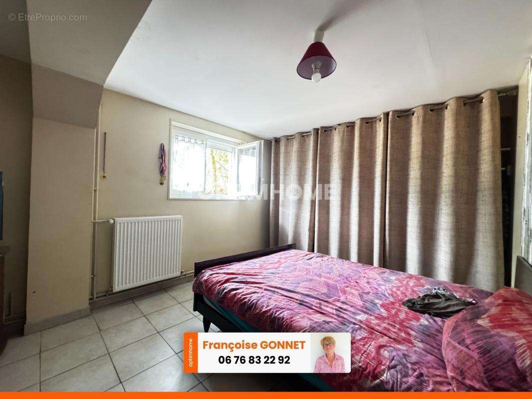 Maison 215 m² - 5 chambres - Terrain 4 200 m² - Piscine - 257 000 € - SAINT PIERRE LES ETIEUX - 18200 - photo 13