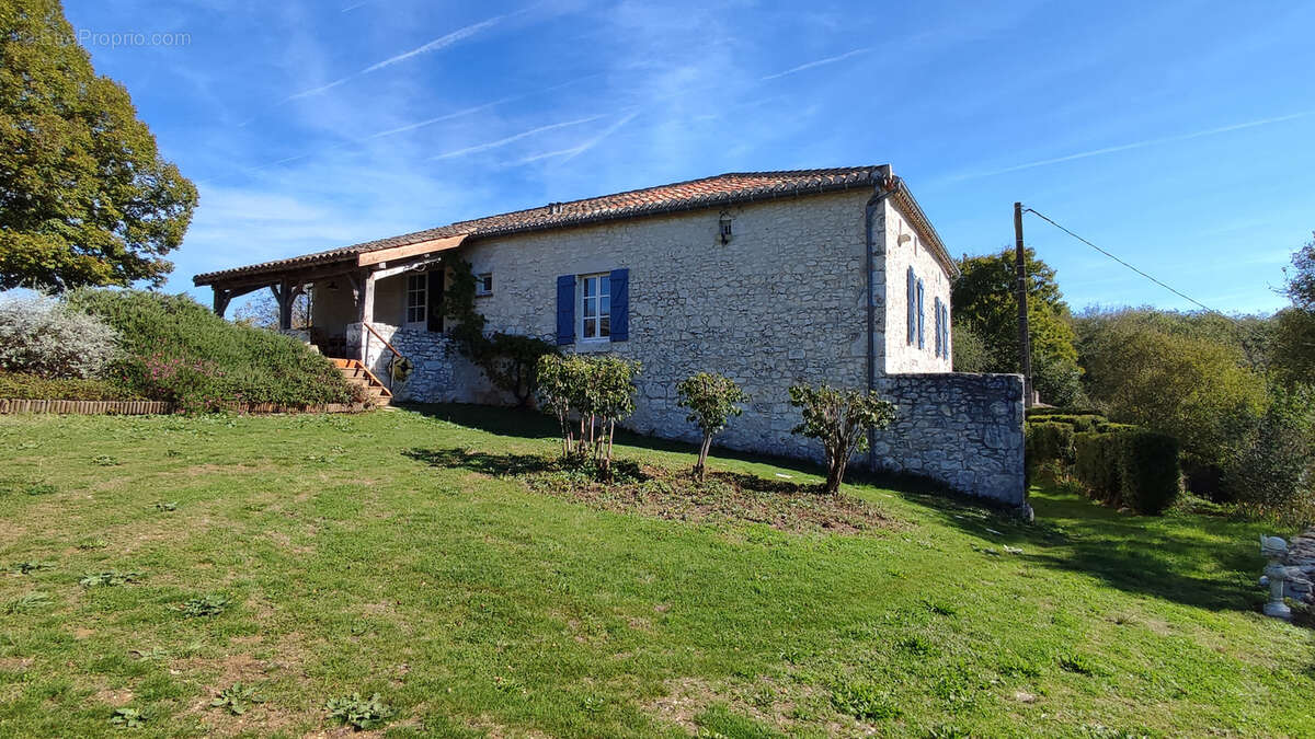 Maison à MONTAIGU-DE-QUERCY