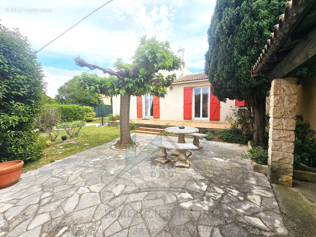 Maison à CHATEAUNEUF-LES-MARTIGUES