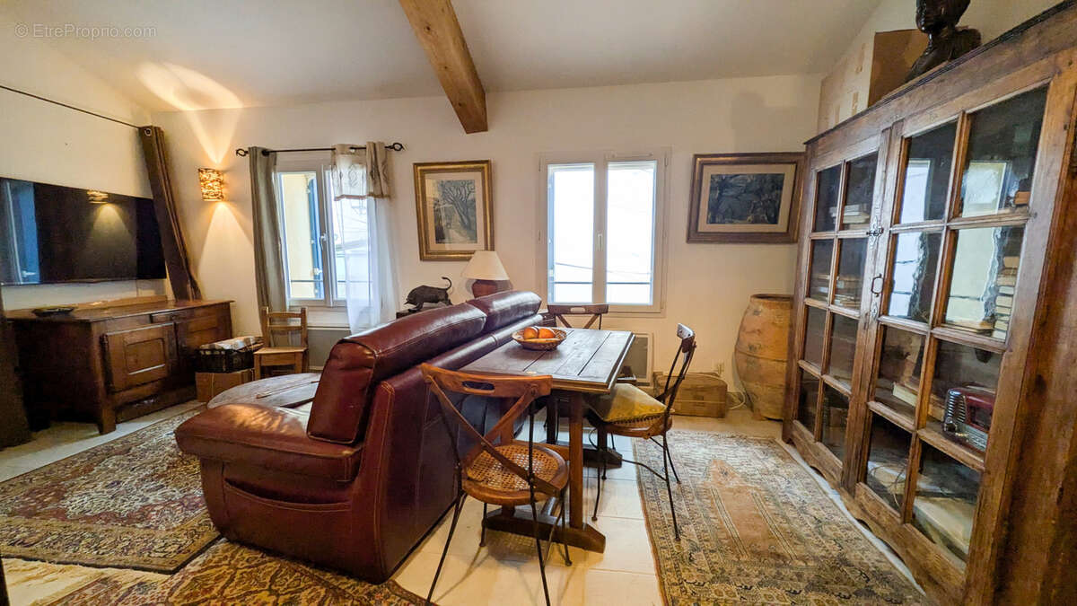 Appartement à SIGNES