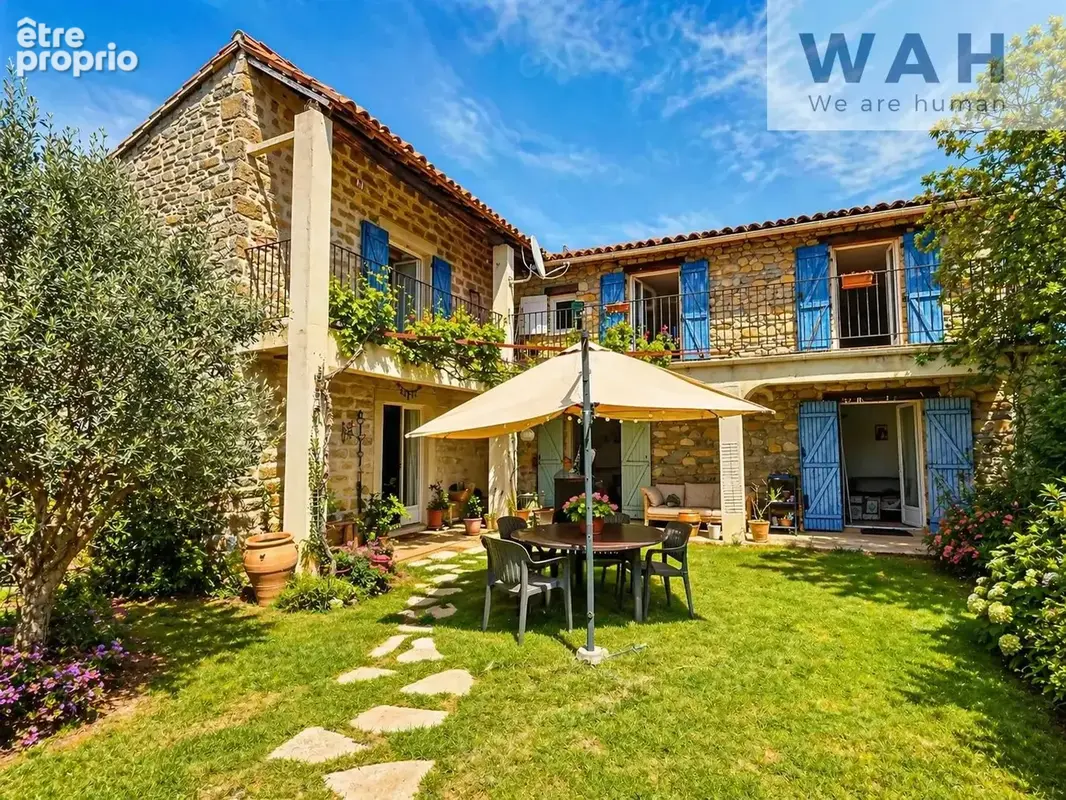 Mas de caractère  (maison + 3 gites) avec piscine et panneau - photo 5