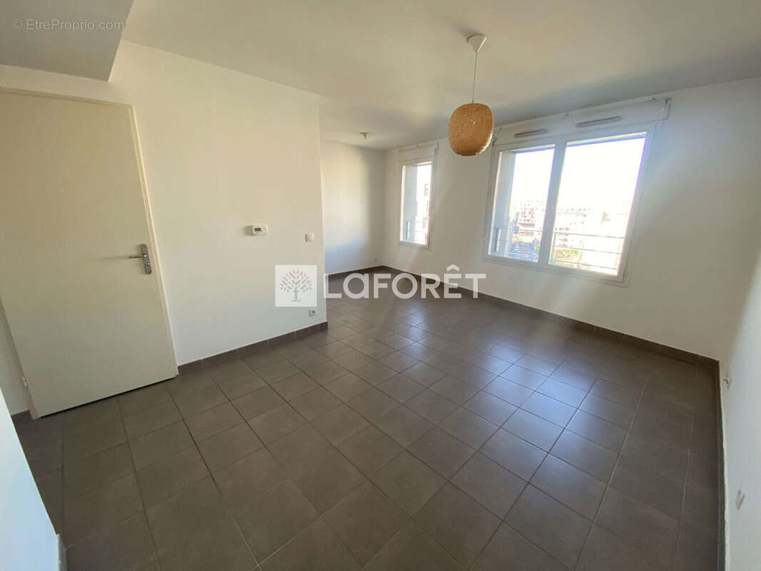 Appartement à NANTERRE