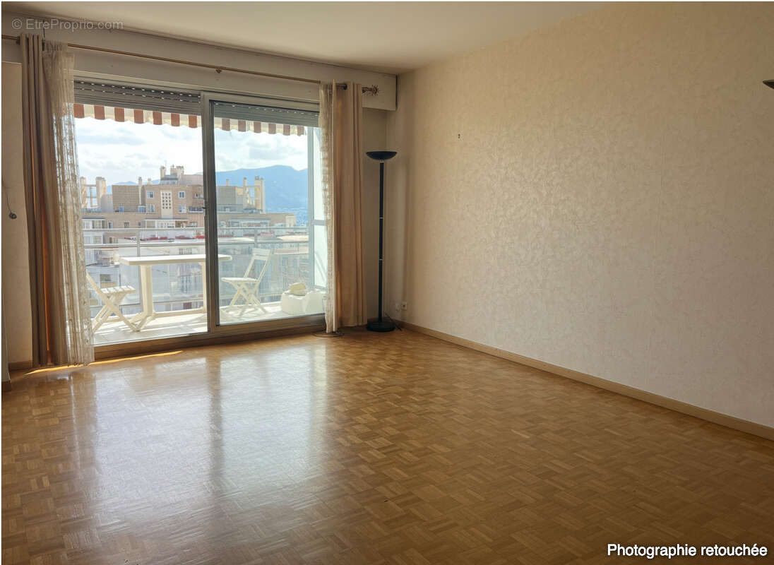 Appartement à MARSEILLE-6E