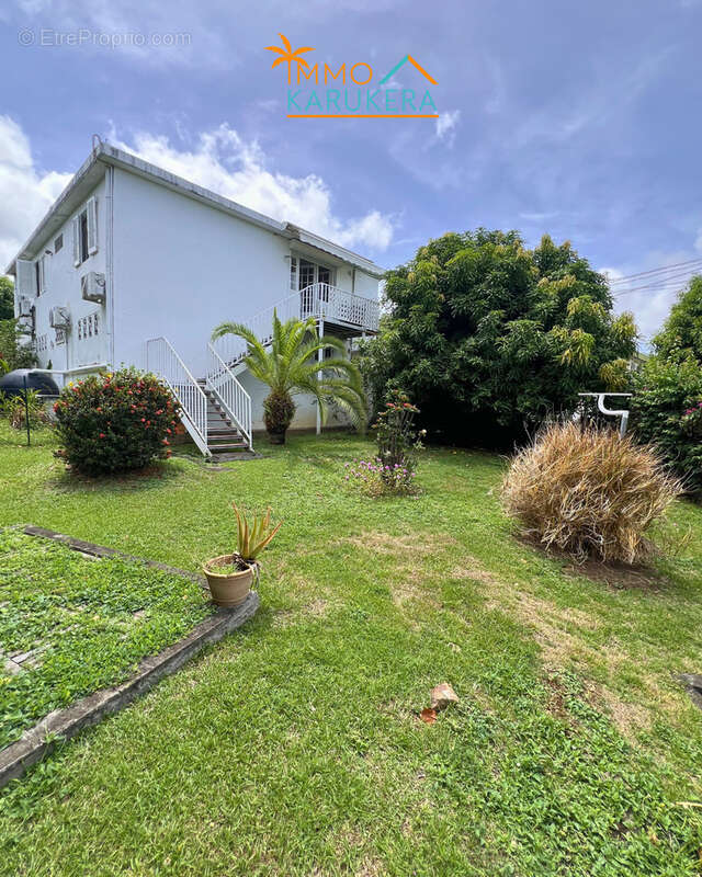 Immeuble à Basse-Terre (Investissement/ Résidence principale) - photo 2