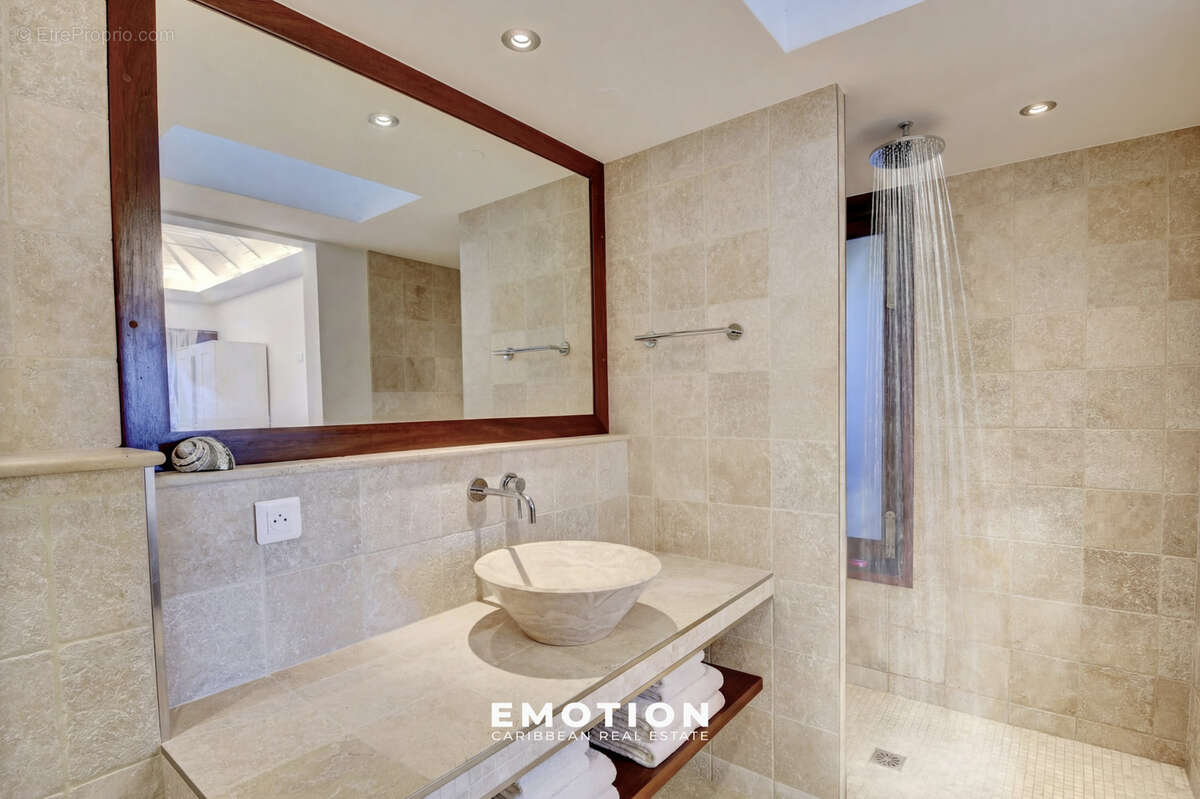 Maison à CAPESTERRE-BELLE-EAU