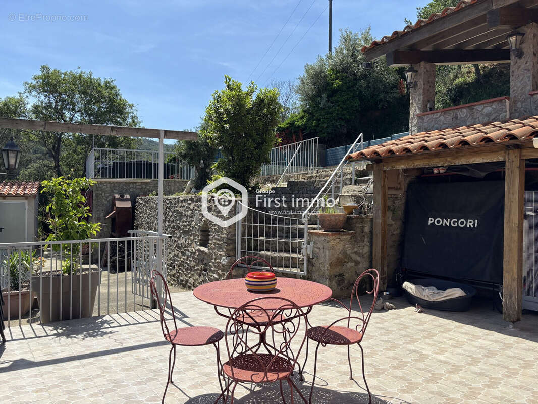 Maison à SAINT-MICHEL-DE-LLOTES