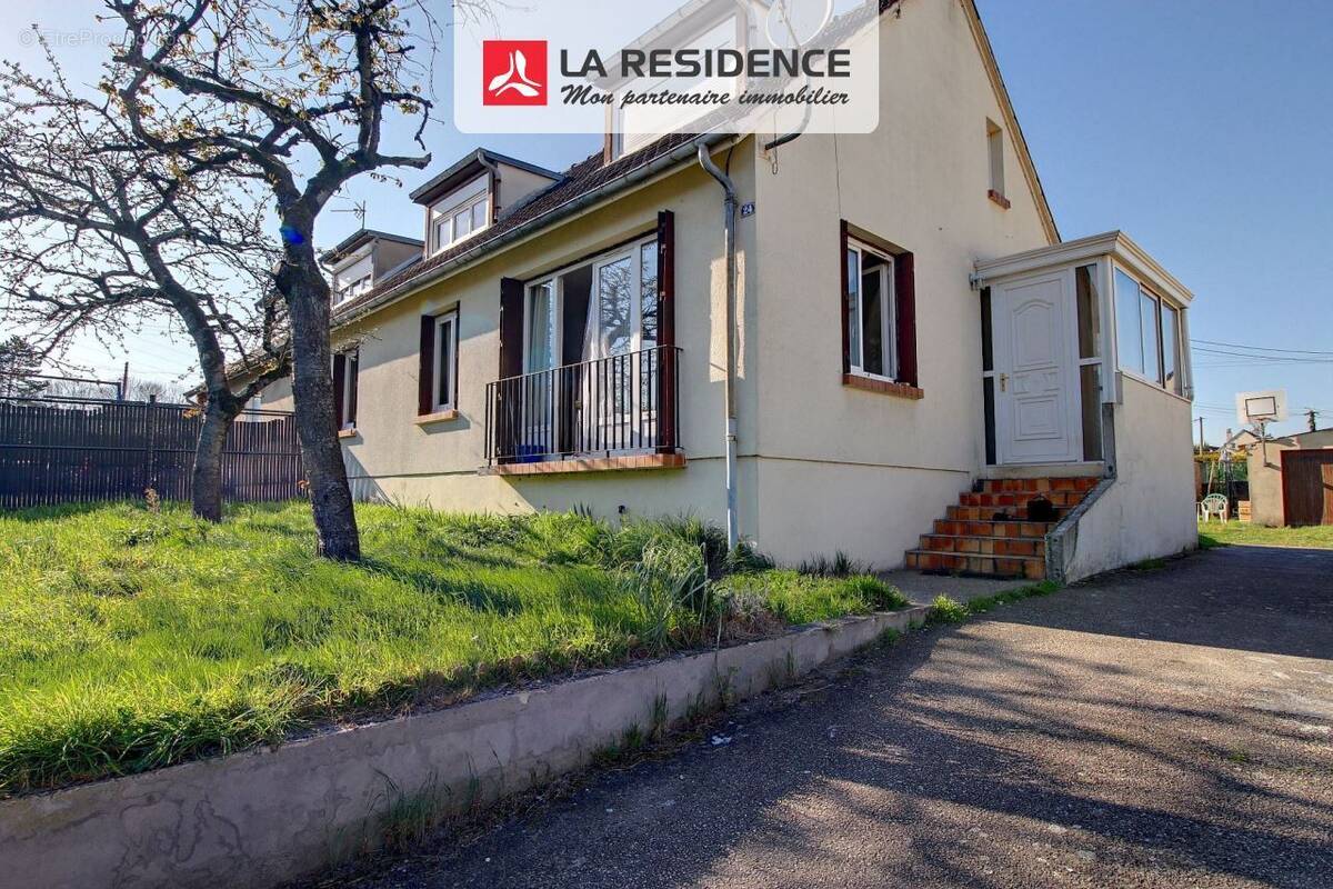 Maison à SAINT-ETIENNE-DU-ROUVRAY