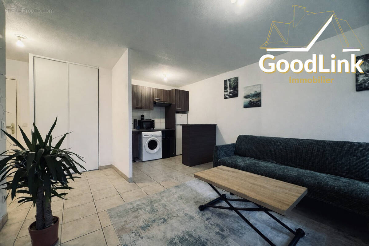 Appartement à LA RIVIERE-SAINT-SAUVEUR