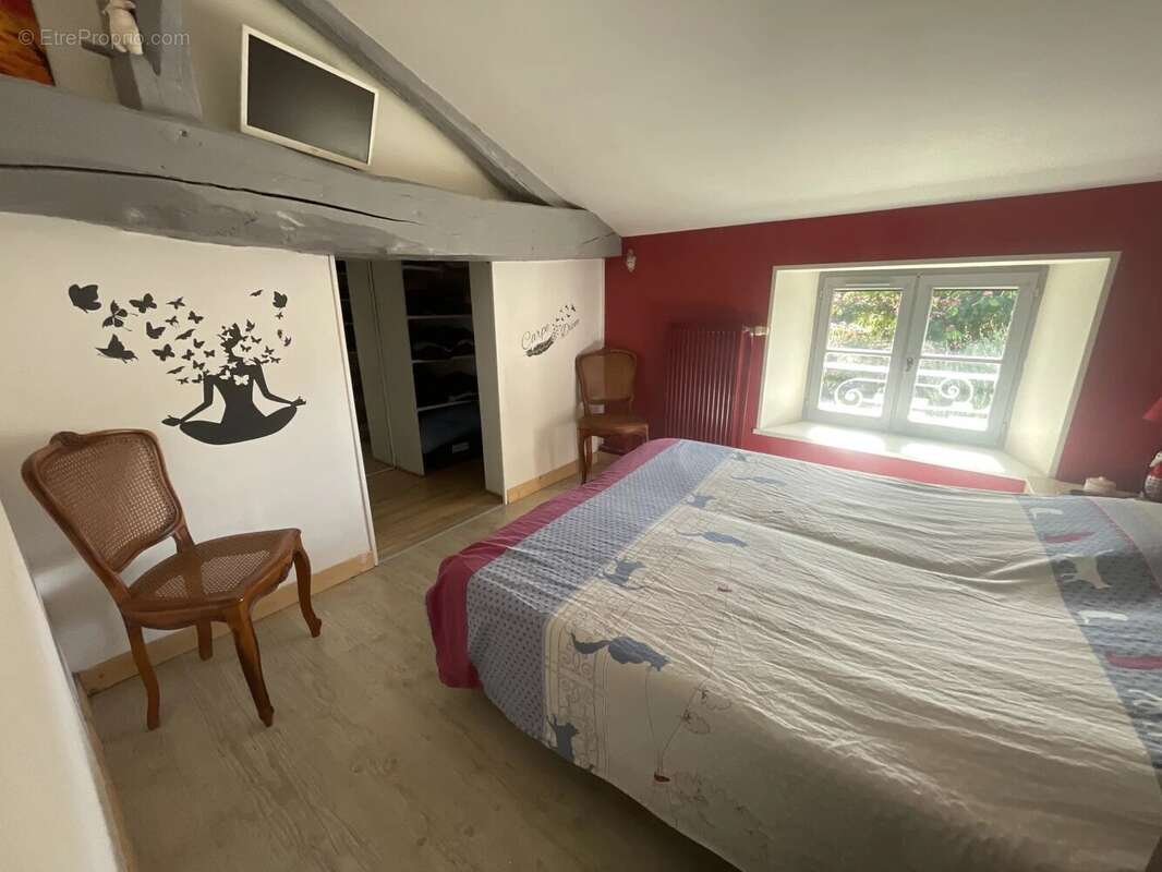 Belle maison en pierre avec dépendances – 167 m² - photo 6