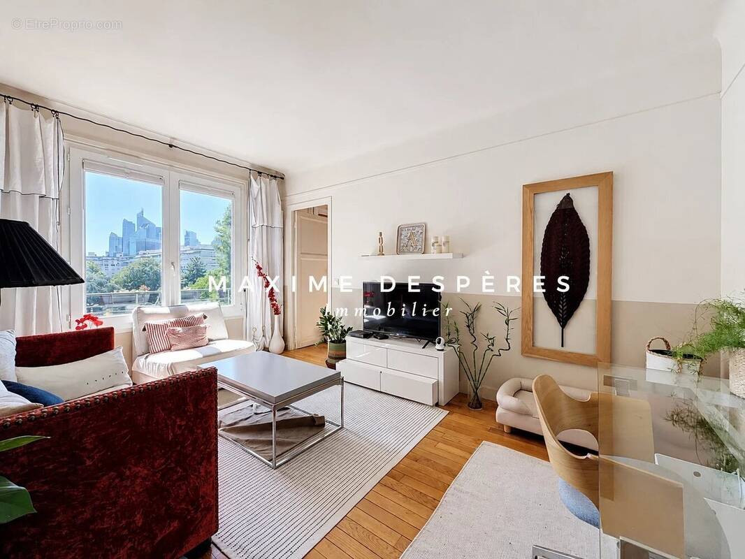 Appartement à NEUILLY-SUR-SEINE