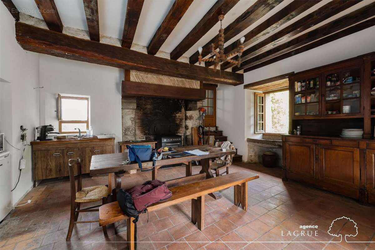   - Maison à CHAVROCHES