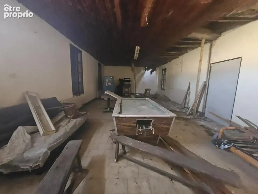 À Vendre - A Nîmes mas à rénover de 500 m² + 5ha de terres agricoles - photo 4