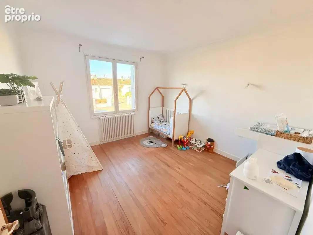 Maison Surgeres 6 pièce(s) 135 m2 - photo 3