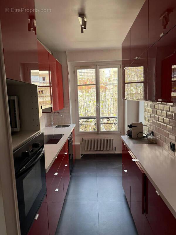 Appartement à COURBEVOIE