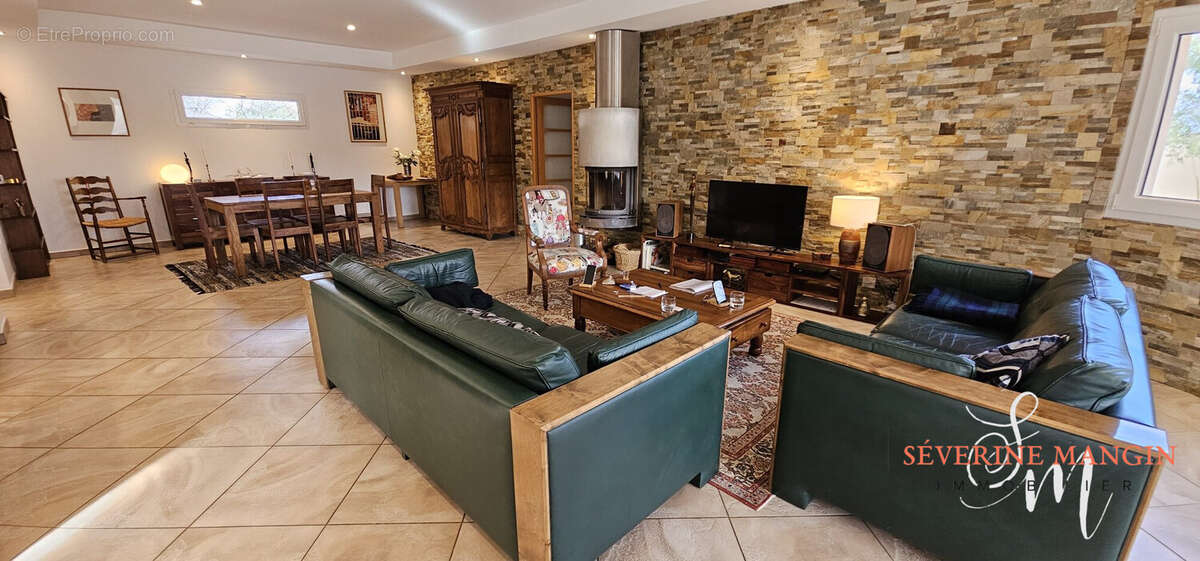 Maison à LA ROCHE-DE-GLUN