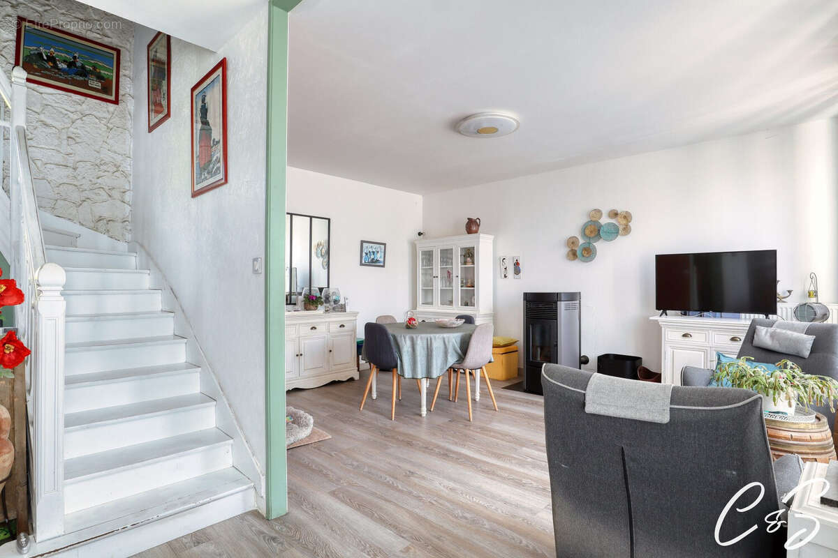 Maison 92 m² à Plogastel-Saint-Germain  - photo 3