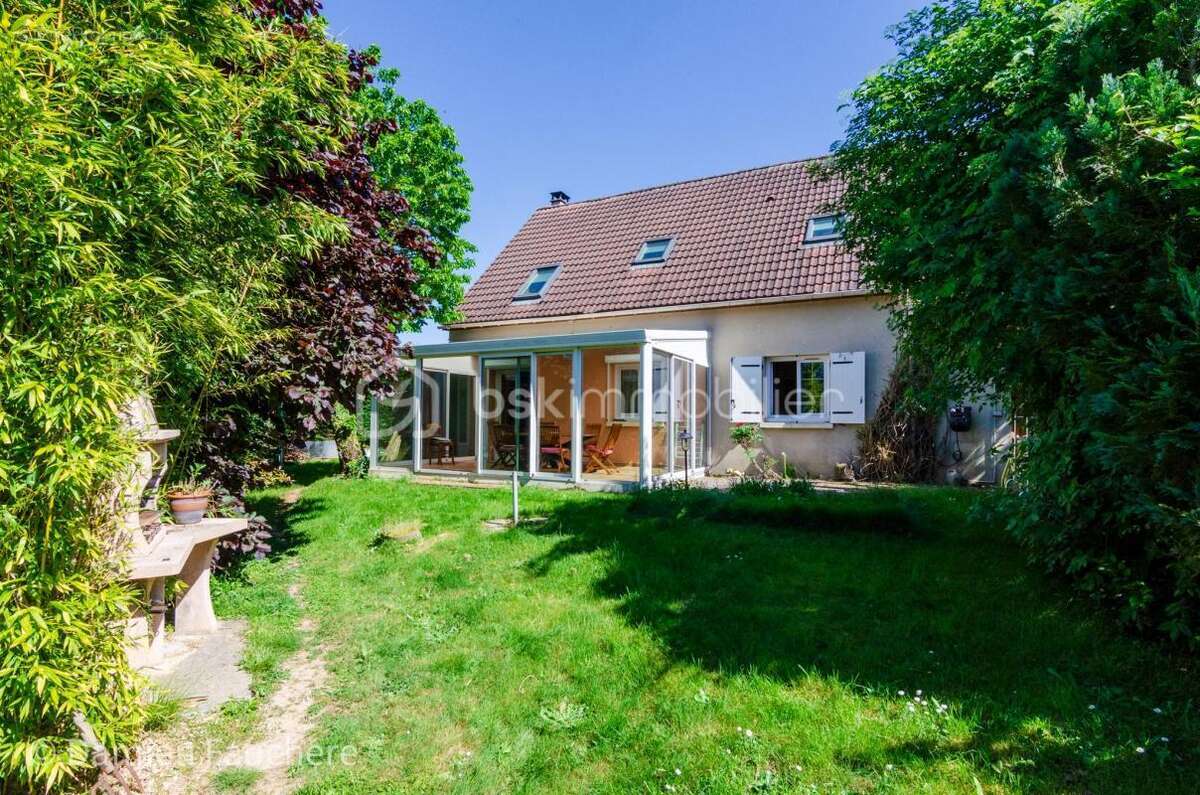 Maison à VAUX-LE-PENIL