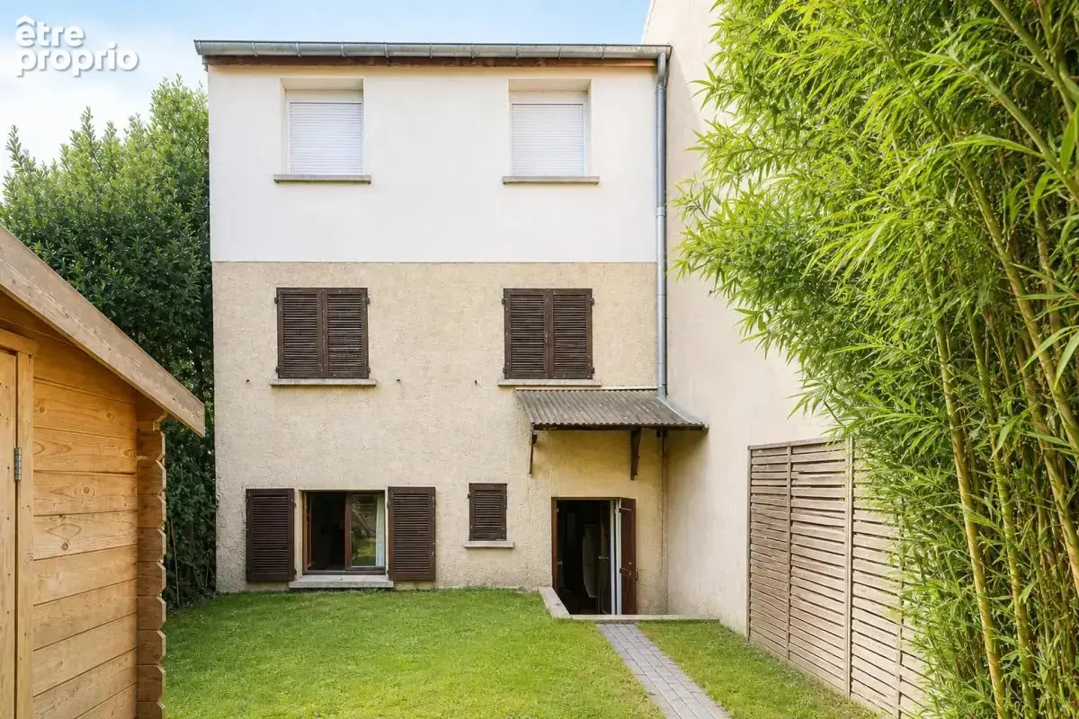 Maison familiale de 5 pièces de 161 m² à Suresnes - photo 11
