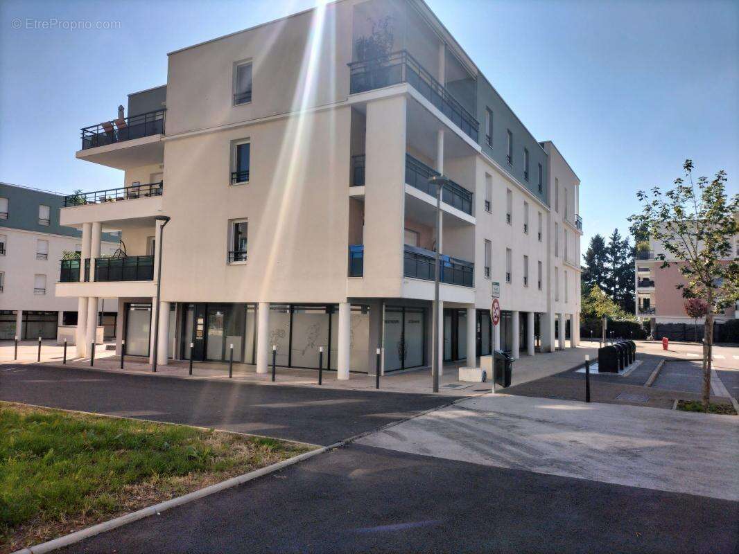 Commerce à CHARNAY-LES-MACON
