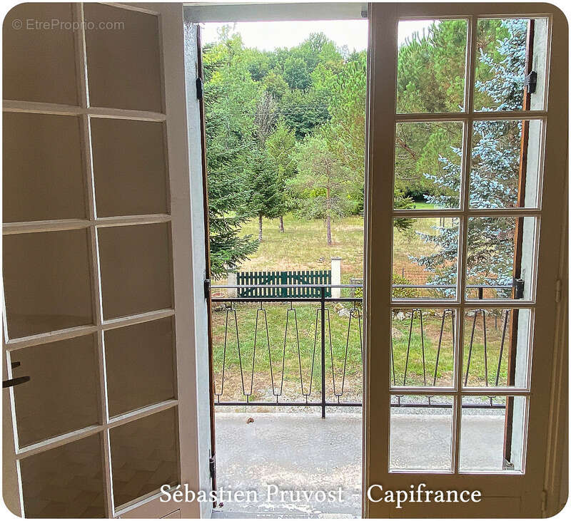 Maison à SAINT-PARDOUX-LA-RIVIERE