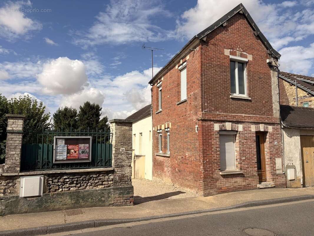 Maison familiale avec logement indépendant et dépendances - photo 20