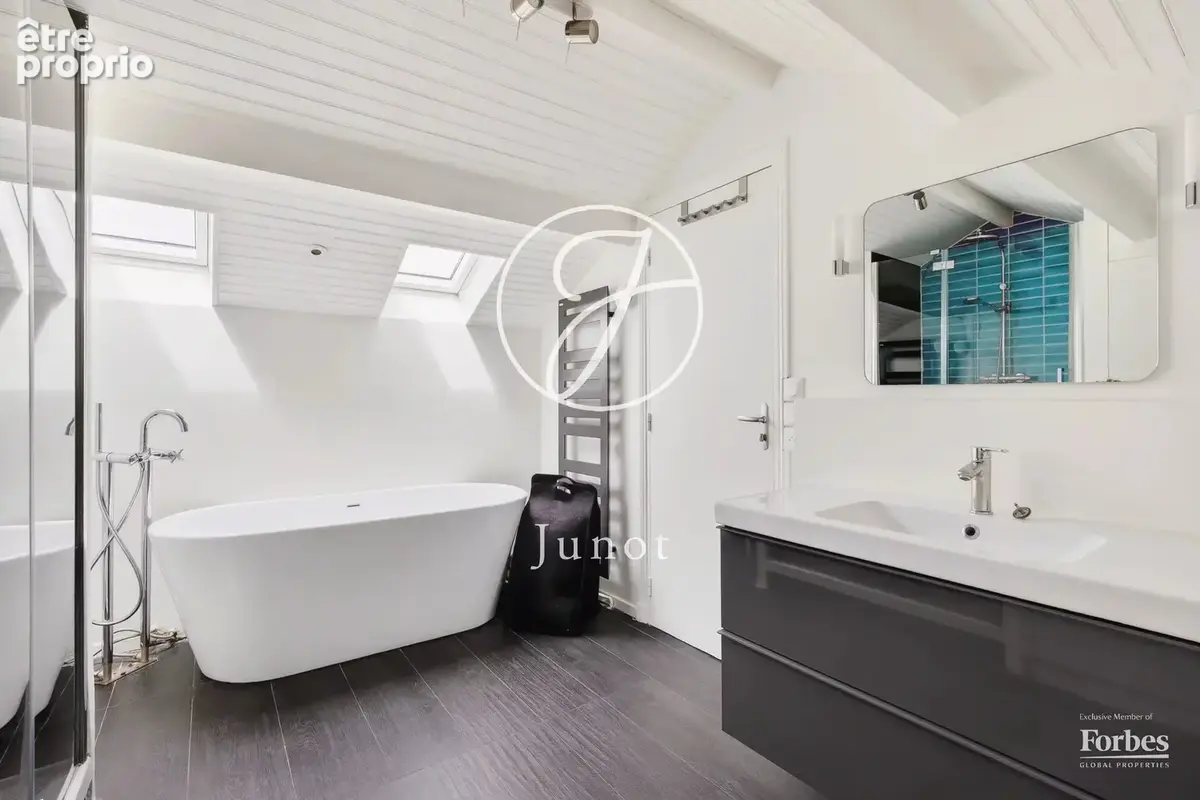 Chatou - CÔTÉ CROISSY- Maison - 6 chambres - 192m² - Terrain 813m². - photo 21