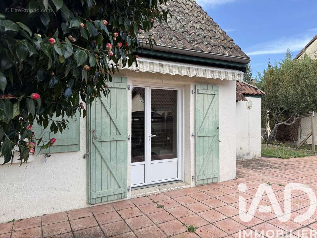 Photo 2 - Maison à SAINT-PANTALEON-DE-LARCHE