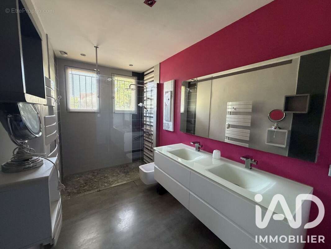 Maison 198 m² à Feytiat  - photo 8