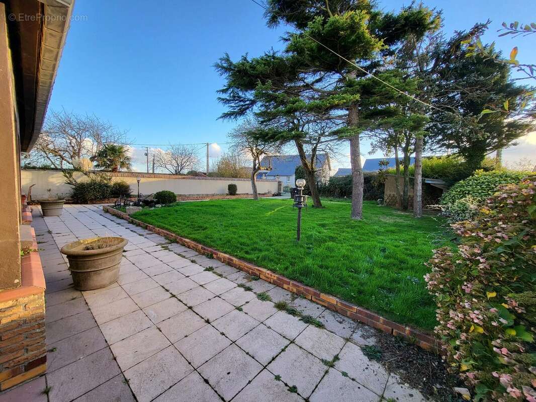 Maison à CAUVILLE-SUR-MER