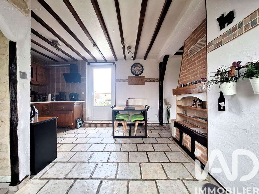 Maison 125 m² à Saint-Germain-Sous-Doue  - photo 7
