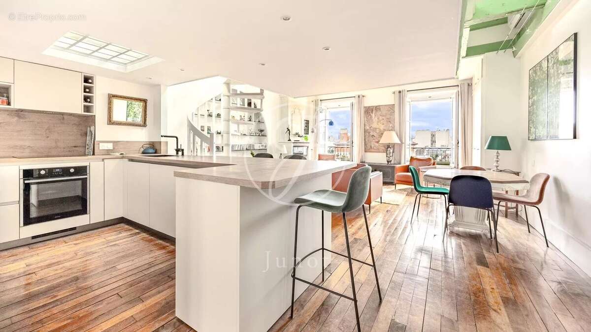 Appartement à PARIS-3E