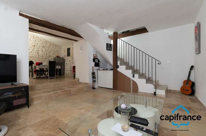 Maison à REGUSSE