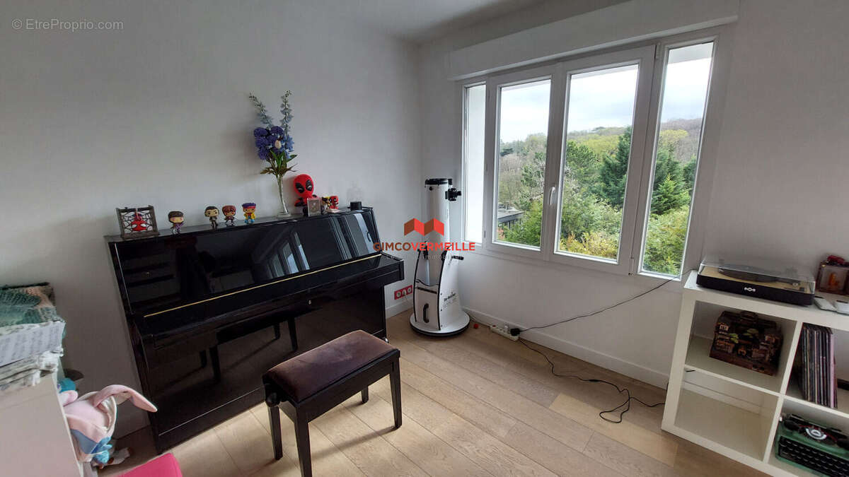 Maison à LA CELLE-SAINT-CLOUD