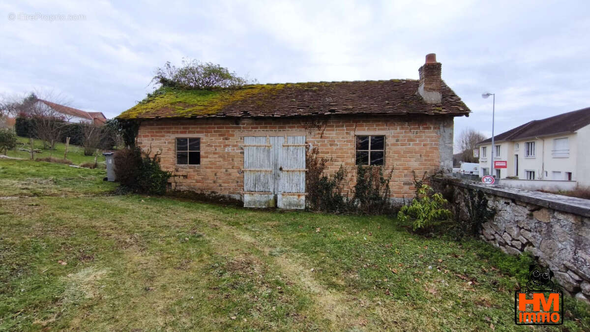 Maison à SAINT-HILAIRE-LES-PLACES
