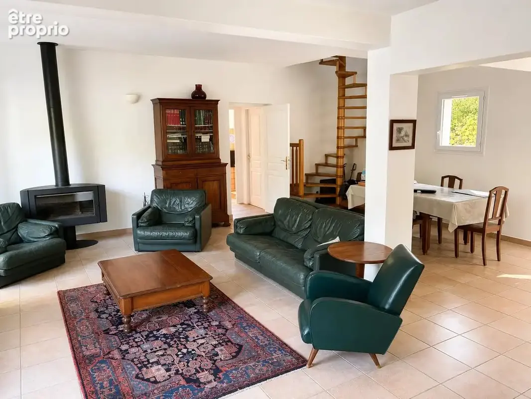 SAINT-FLORENT / Villa 6 pièces avec grand jardin arboré et piscine - photo 3