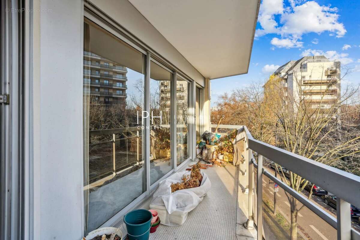 Appartement à NEUILLY-SUR-SEINE