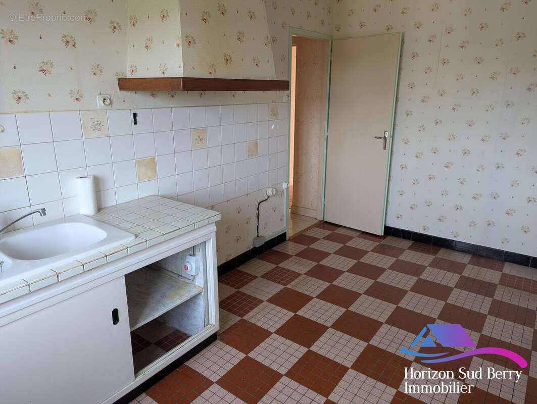 Cuisine - Maison à MONTGIVRAY