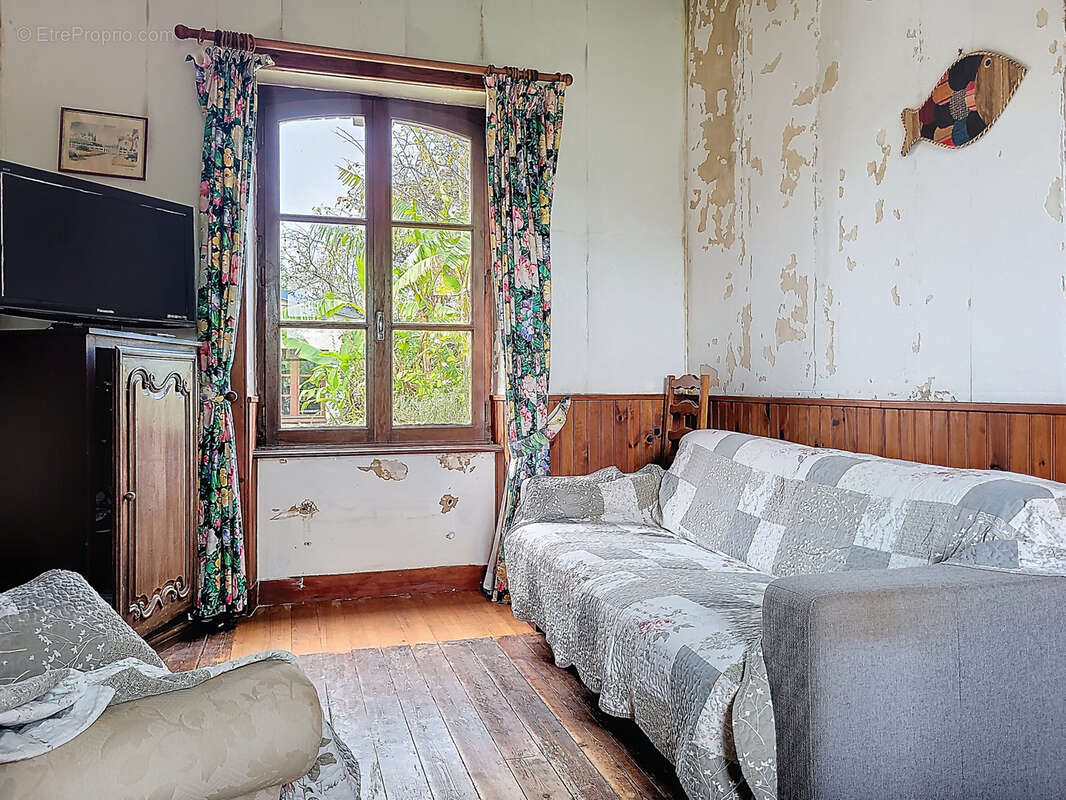 Maison à MONTMARTIN-SUR-MER